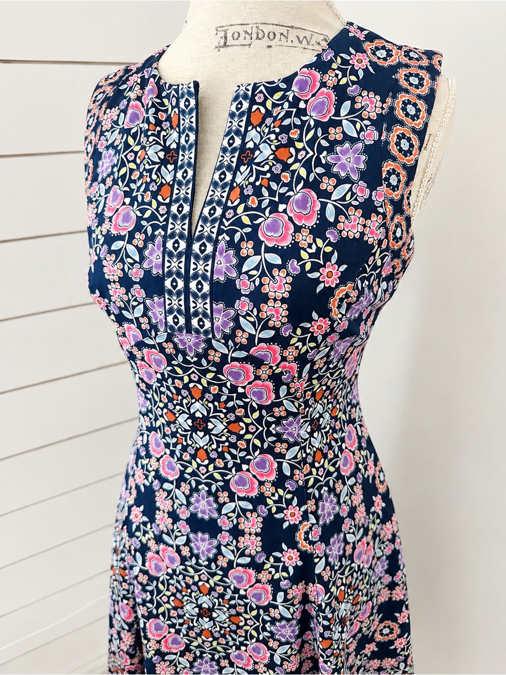 Eliza J Floral Fit & Flare Dress Size 10 Navy Pink Purple Sleeveless NWOT - Picture 3 of 5